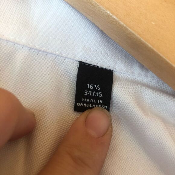 📳 Van Heusen | NWOT Button Up Top - Picture 4 of 5